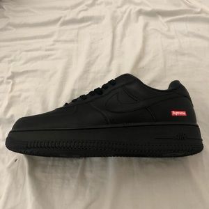 Black supreme Nike Air Force 1 size 11